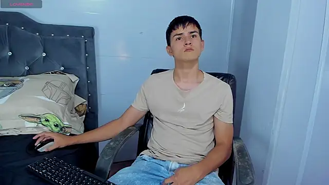 Snapshot of Jacobb_Lee chatting on November 24, 2025, 8:19 pm Jacobb Lee online show from November 24, 2025, 8:19 pm