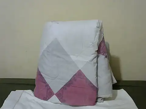 Snapshot of wetberrry chatting on October 14, 2025, 5:58 pm wetberrry online show from October 14, 2025, 5:58 pm