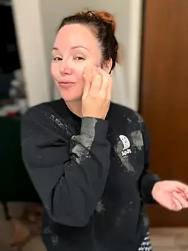 Snapshot of Blaze_Baby chatting on October 31, 2025, 3:46 pm Blaze Baby online show from October 31, 2025, 3:46 pm