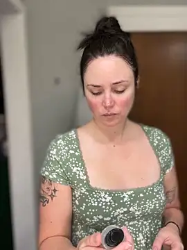 Snapshot of Blaze_Baby chatting on November 21, 2025, 3:00 pm Blaze Baby online show from November 21, 2025, 3:00 pm