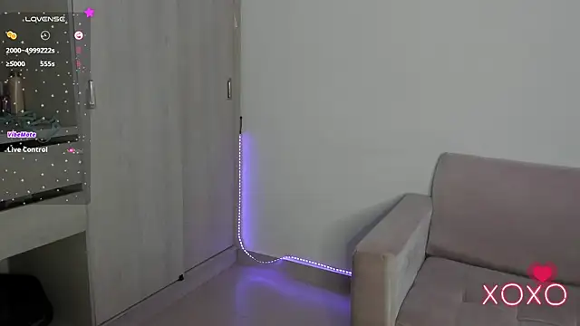 Lilacutte  online show from October 22, 2025, 8:14 am