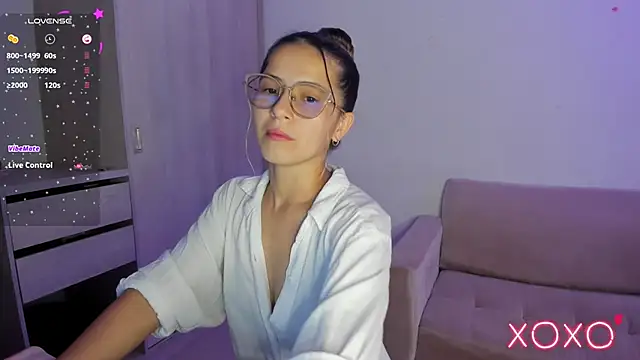 Snapshot of Lilacutte_ chatting on December 23, 2025, 7:06 am Lilacutte online show from December 23, 2025, 7:06 am