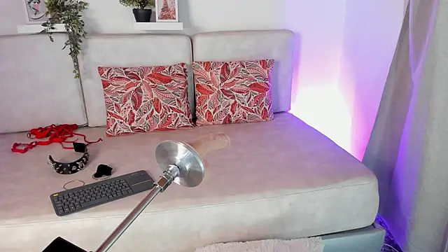 Malka Burning online show from February 13, 2025, 2:34 am