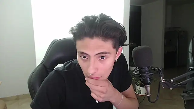 jay dimarco2 online show from September 16, 2025, 2:56 am