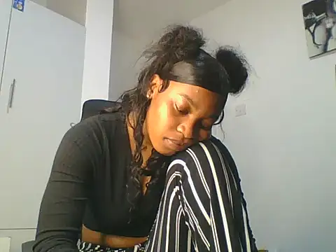  Becky002 online show from July 6, 2026, 5:37 pm