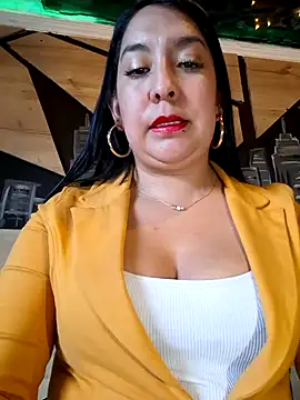 Bella keny online show from October 30, 2025, 7:47 pm