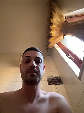 Snapshot of iltoscano95 chatting on June 27, 2026, 5:40 pm iltoscano95 online show from June 27, 2026, 5:40 pm