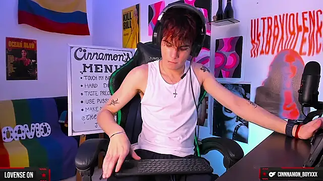 cinnamon boyxxx online show from December 17, 2024, 4:56 am