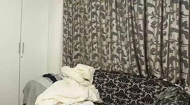 karmicQueen669 online show from January 25, 2025, 8:31 pm