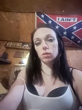 Snapshot of Genevieve143 chatting on December 20, 2025, 7:04 am Genevieve143 online show from December 20, 2025, 7:04 am