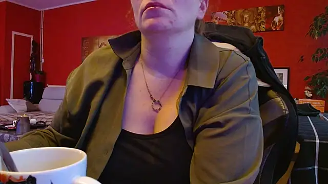 cruellaculdenfer67 online show from November 18, 2025, 7:57 am