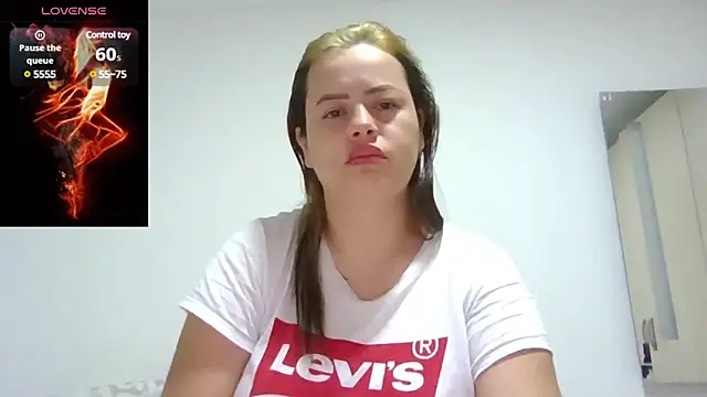 Snapshot of saramartinez1000 chatting on December 10, 2024, 11:32 am saramartinez1000 online show from December 10, 2024, 11:32 am