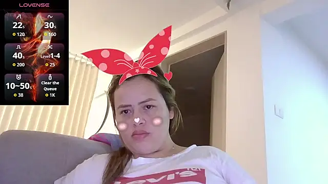 saramartinez1000 online show from September 10, 2025, 2:06 pm