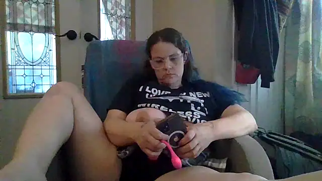 velvetta  online show from October 15, 2025, 4:51 pm