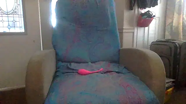 velvetta  online show from October 19, 2025, 7:47 pm