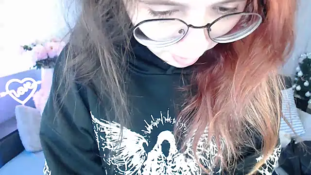 Mini Diva online show from March 13, 2026, 9:27 am