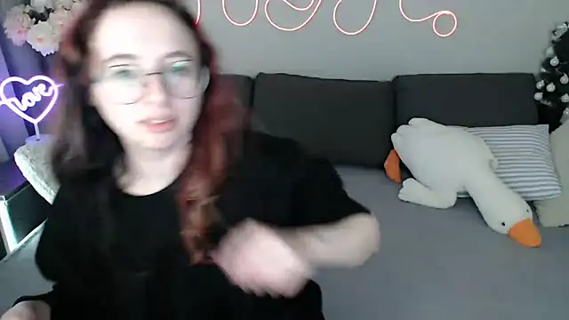 Mini Diva online show from March 28, 2026, 9:09 am