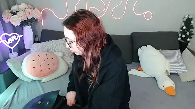 Mini Diva online show from March 30, 2026, 8:26 am