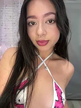 Snapshot of AliceJovovich chatting on January 10, 2025, 10:50 am AliceJovovich online show from January 10, 2025, 10:50 am