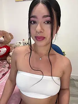 Snapshot of AliceJovovich chatting on January 29, 2025, 10:48 am AliceJovovich online show from January 29, 2025, 10:48 am