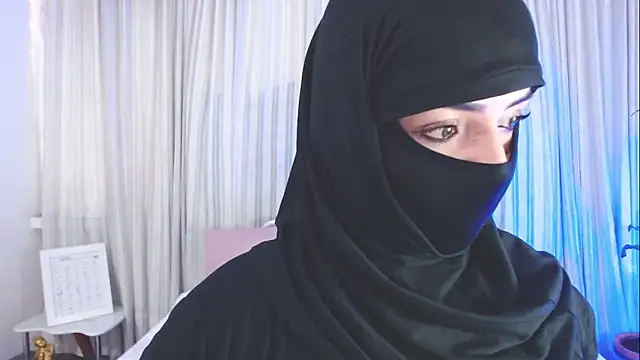 Uzra hayed online show from October 23, 2025, 7:56 pm