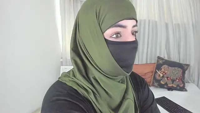 Snapshot of Uzra_hayed chatting on March 28, 2026, 2:27 pm Uzra hayed online show from March 28, 2026, 2:27 pm