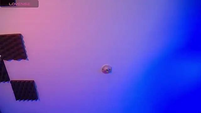 luly pink online show from November 4, 2025, 4:55 am