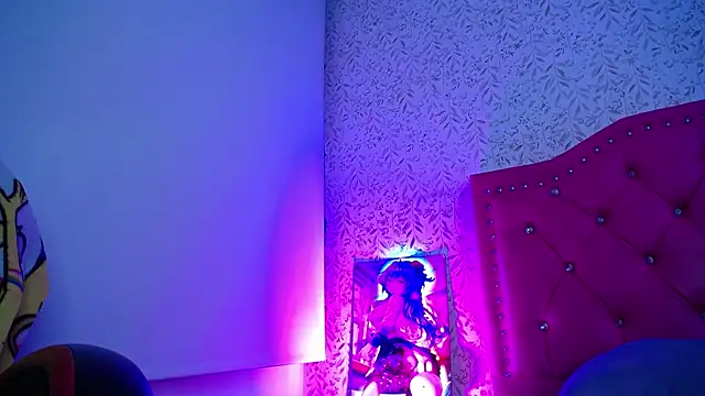 luly pink online show from November 26, 2025, 4:35 am