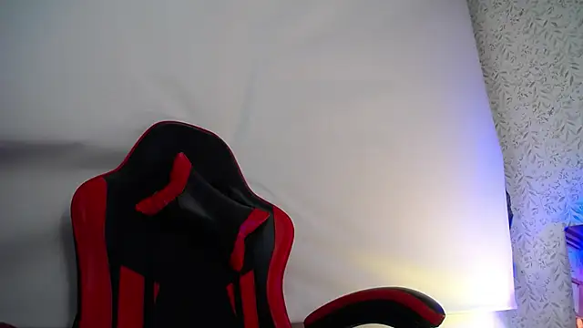 Snapshot of luly_pink chatting on December 23, 2025, 3:04 am luly pink online show from December 23, 2025, 3:04 am