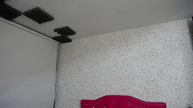 Snapshot of luly_pink chatting on January 9, 2026, 3:31 am luly pink online show from January 9, 2026, 3:31 am