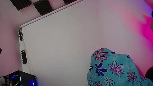 Snapshot of luly_pink chatting on January 14, 2026, 3:34 am luly pink online show from January 14, 2026, 3:34 am