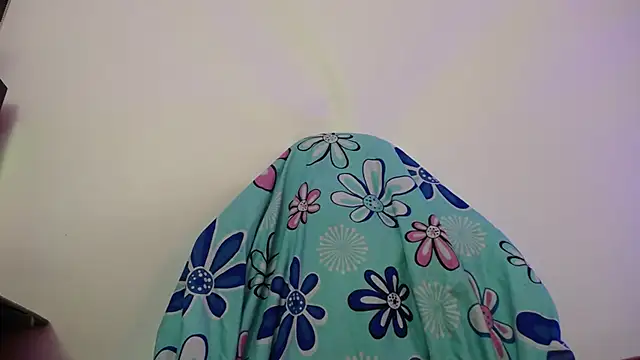 Snapshot of luly_pink chatting on February 7, 2026, 4:05 am luly pink online show from February 7, 2026, 4:05 am