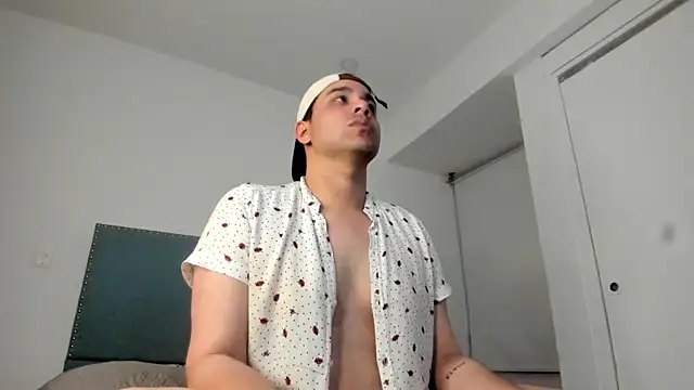 Latin boy surprisee online show from July 3, 2026, 1:56 am