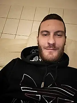 Snapshot of Zoomorriss@xh chatting on December 19, 2025, 2:40 am Zoomorrissxh online show from December 19, 2025, 2:40 am