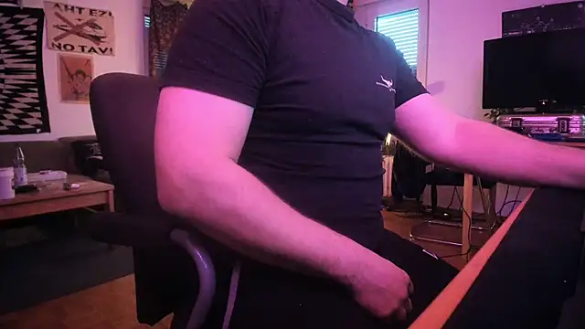 Snapshot of soulfuck92 chatting on February 22, 2026, 7:40 am soulfuck92 online show from February 22, 2026, 7:40 am