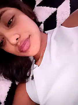 VictoireFeller online show from September 24, 2025, 4:38 am