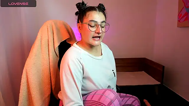 Snapshot of setzuna_ chatting on February 18, 2026, 1:29 pm setzuna online show from February 18, 2026, 1:29 pm