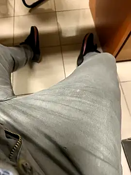 Snapshot of onbifeet chatting on March 5, 2026, 6:15 pm onbifeet online show from March 5, 2026, 6:15 pm