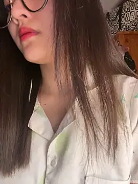 Krixxi22 online show from November 10, 2025, 2:27 pm