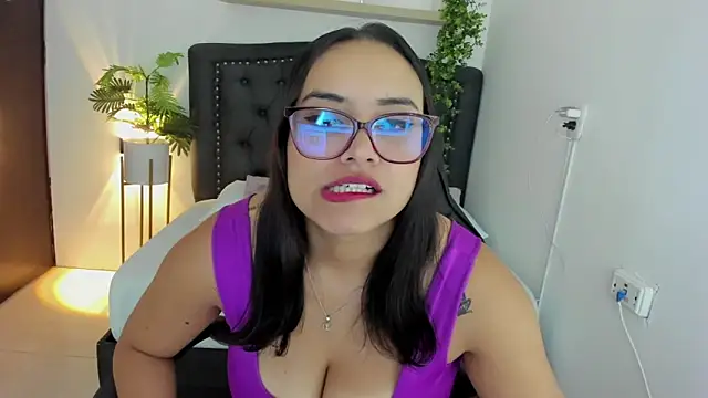 zoe danae  online show from December 29, 2024, 12:23 pm