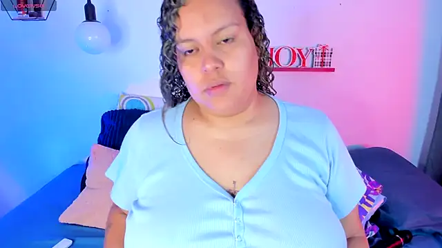 monicabbw  online show from February 4, 2025, 4:50 pm