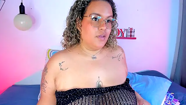 monicabbw  online show from February 21, 2025, 11:21 pm