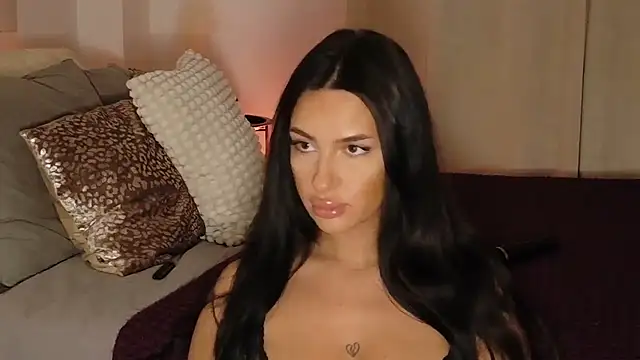 Snapshot of LuanaDess chatting on February 23, 2026, 12:09 am LuanaDess online show from February 23, 2026, 12:09 am