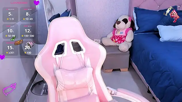 Kenia tompson01 online show from February 17, 2025, 9:30 pm