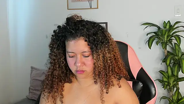 Kenia tompson01 online show from November 23, 2025, 5:13 pm