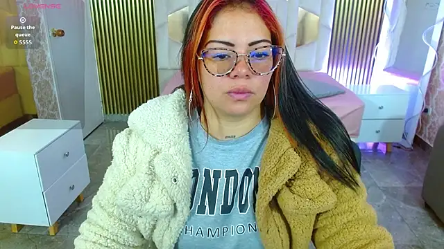 martinna tay online show from November 18, 2025, 3:23 am