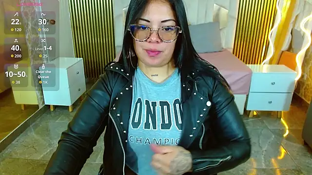 Snapshot of martinna_tay chatting on February 9, 2026, 3:21 am martinna tay online show from February 9, 2026, 3:21 am