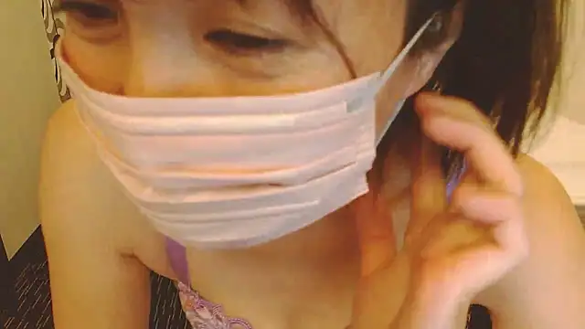 Snapshot of CherryMomo chatting on October 12, 2025, 10:58 am CherryMomo online show from October 12, 2025, 10:58 am