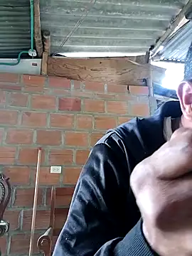 Snapshot of Janle_19c chatting on December 4, 2024, 4:49 pm Janle 19c online show from December 4, 2024, 4:49 pm