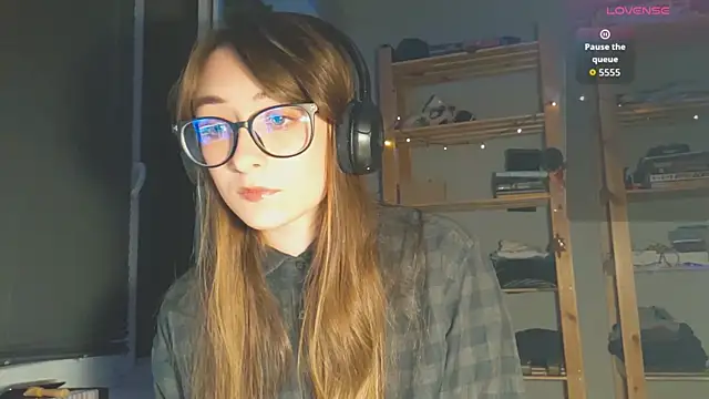 Snapshot of monlight__dana chatting on October 4, 2025, 8:40 pm monlight dana online show from October 4, 2025, 8:40 pm